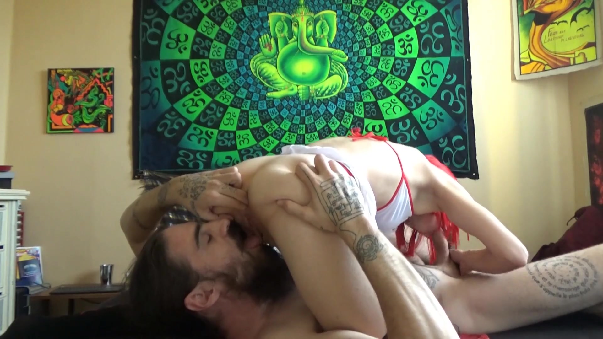 Французское домашнее порно любовной пары не обошлось без позы 69 и анального секса